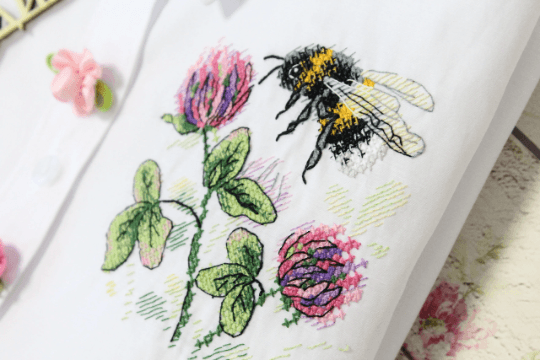 Bee Cross Stitch on Clothes kit B-531 / SV-531-3